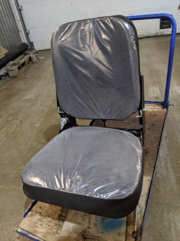 Кресло водителя низкое на КАМАЗ за 18500 рублей в магазине remzapchasti.ru 5320-6810010 Н №26